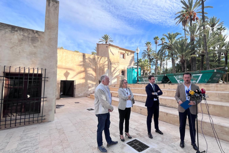 Presentación de la Memoria del Agua a los medios de comunicación, alcalde de Elche
